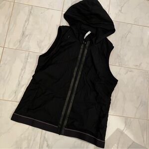 Fabletics Black Hooded vest Jacket. Zip up.  Zipper pockets.  EUC!